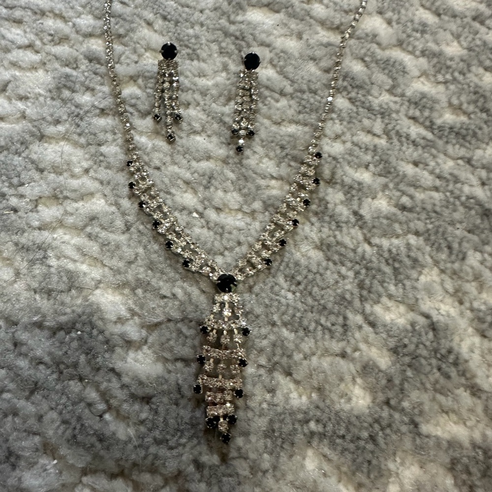 Elegant Silver and Black Jewelry Set